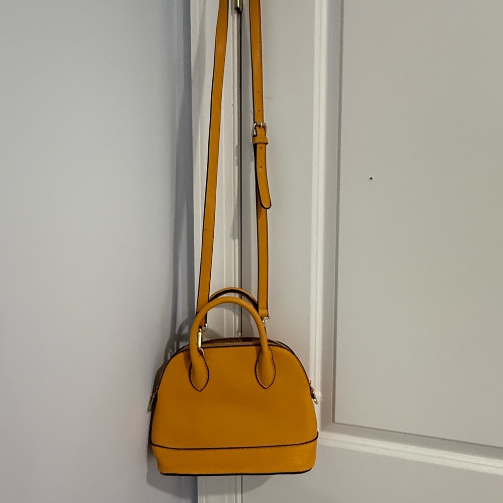 Elegant Yellow Crossbody Bag